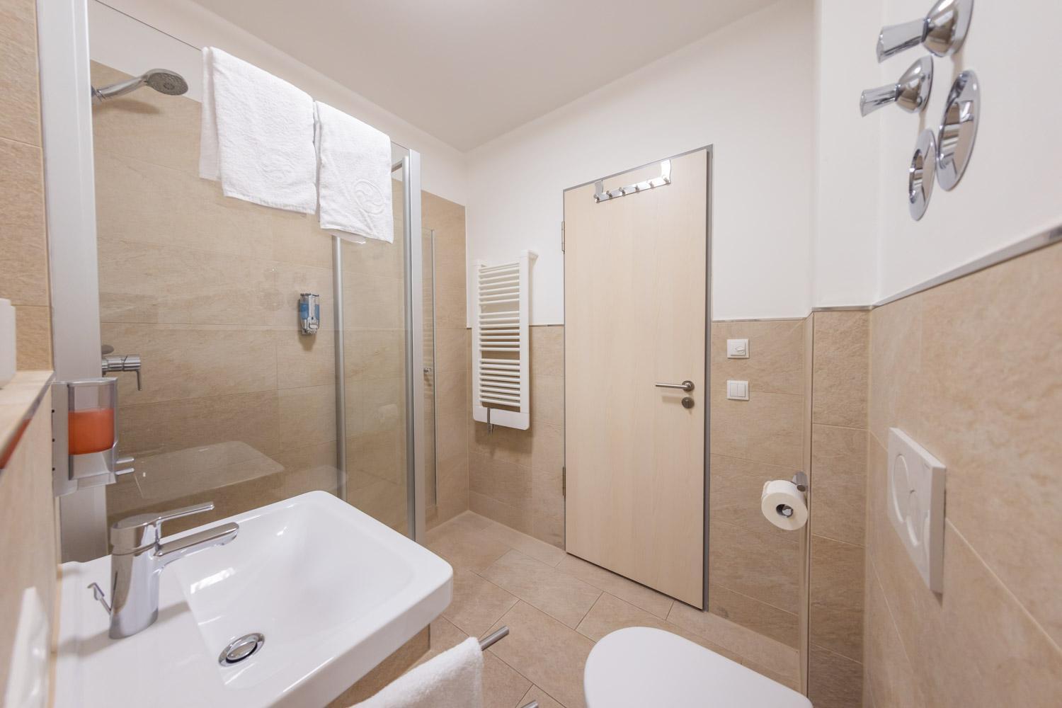 Hotel Freischuetz Landshut Bagian luar foto