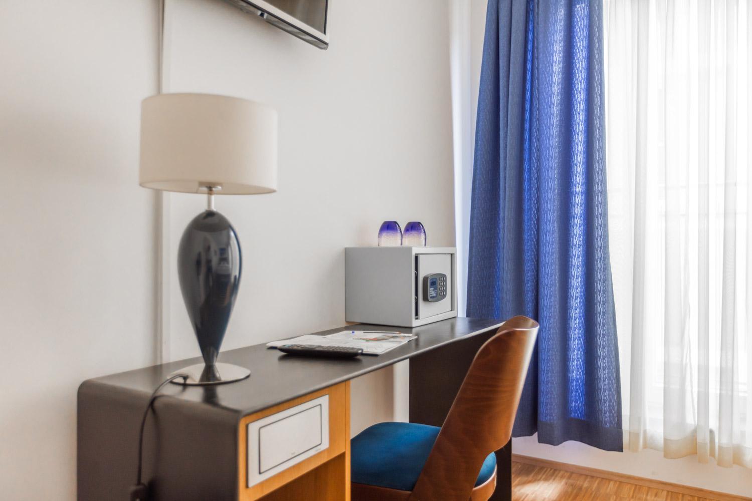 Hotel Freischuetz Landshut Bagian luar foto