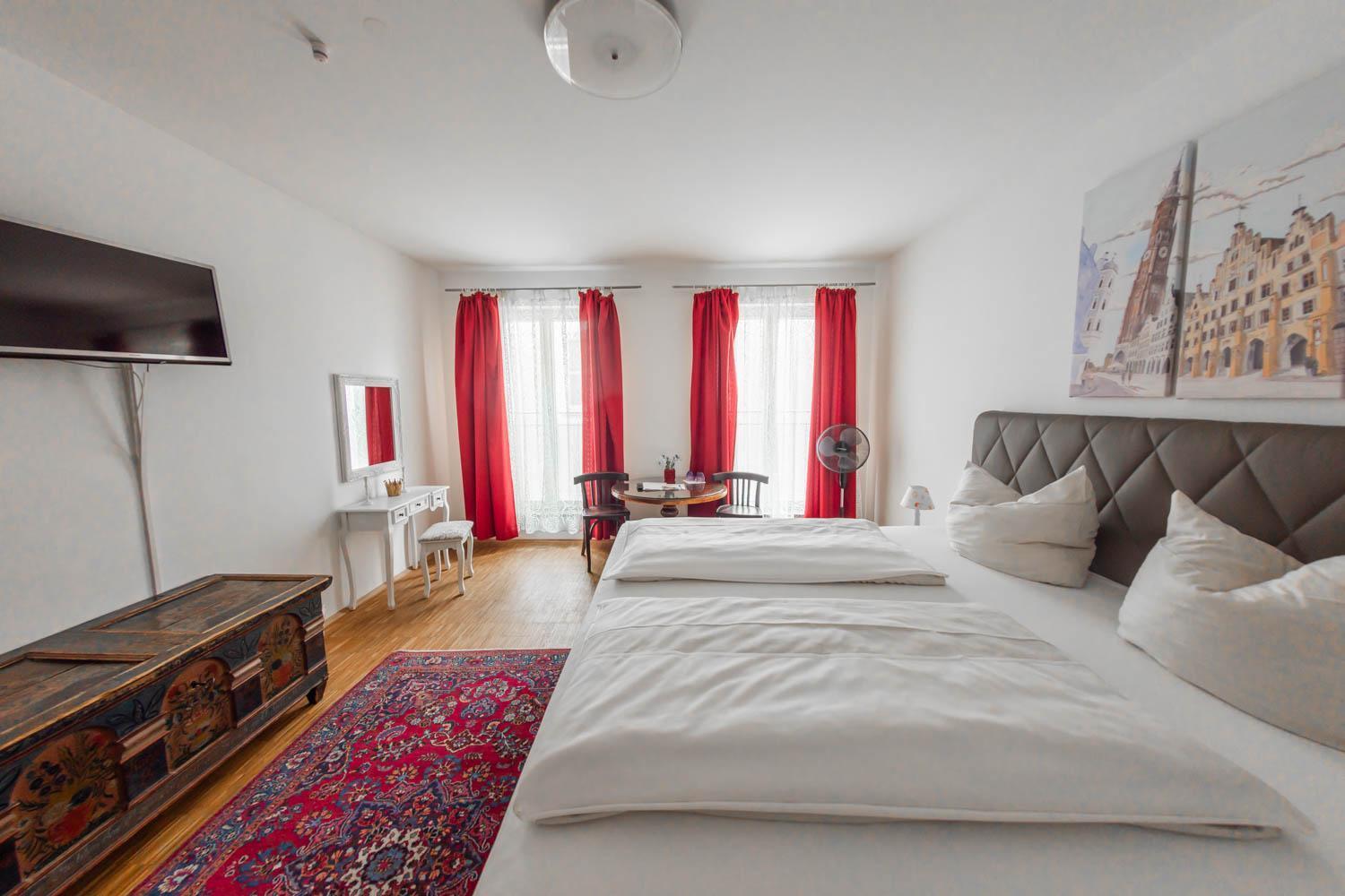 Hotel Freischuetz Landshut Bagian luar foto