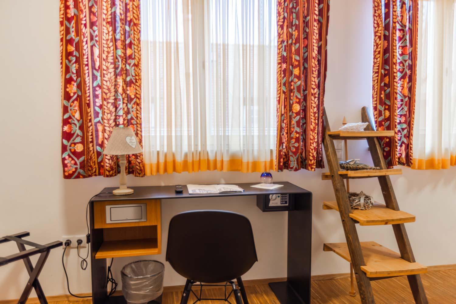 Hotel Freischuetz Landshut Bagian luar foto