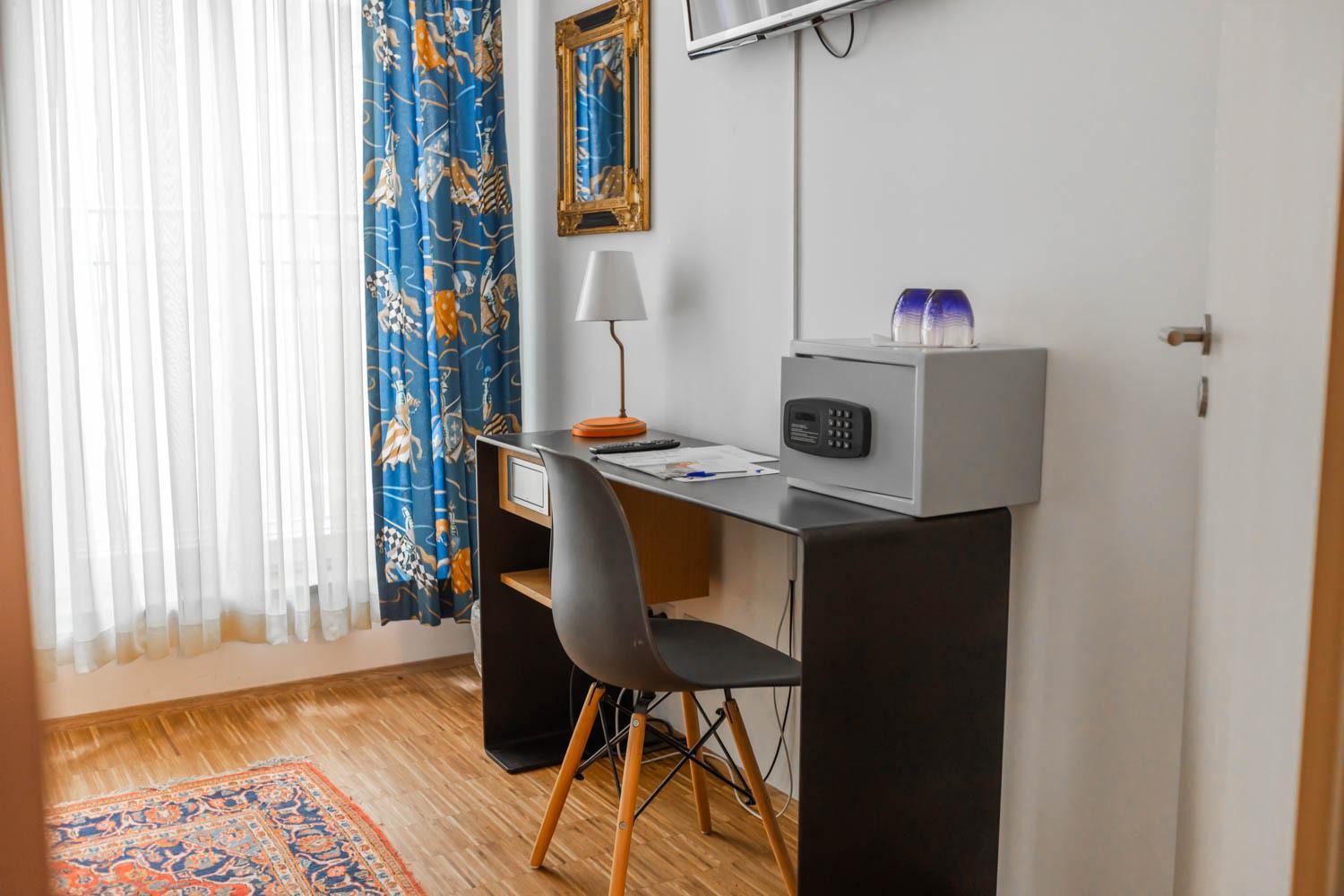Hotel Freischuetz Landshut Bagian luar foto